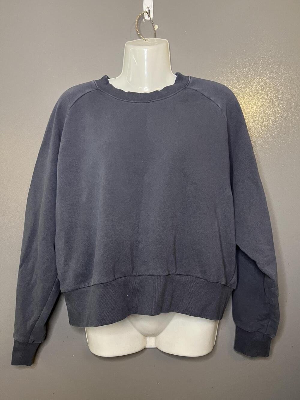 Athleta Sweatshirt Womens Medium Gray Fleece Raglan Crewneck Pullover Soft